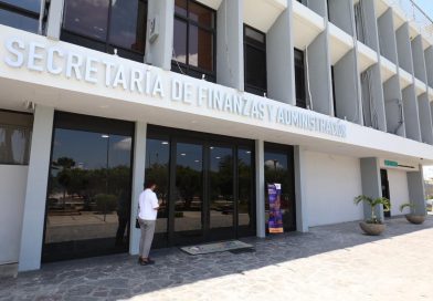 Gobierno de BCS regularizó 59 tabuladores y elevó salarios de trabajadores estatales: Finanzas