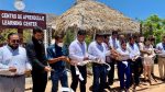 Cumple alcalde compromiso con habitantes de Cabo Pulmo; entrega luminarias solares y palapa