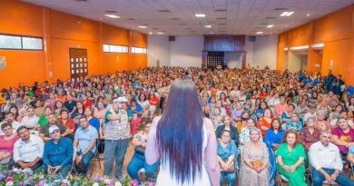 Edith Aguilar abarrota salón SUTERM en encuentro con mujeres líderes