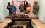 Detienen a tres personas con armas, drogas y equipo táctico en Comondú