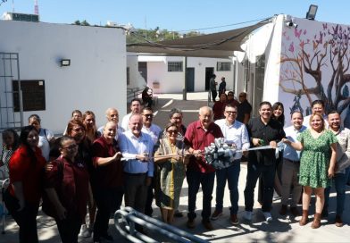 Gobernador Víctor Castro entrega la rehabilitación de la Casa de Día para Personas Adultas Mayores
