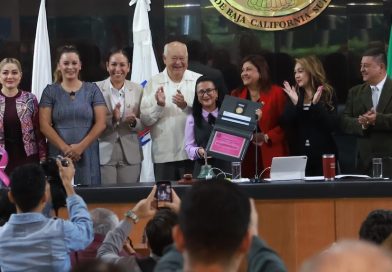 Gobernador VCC y Congreso reconocen a Martha Candelaria Reyes Becerril con la medalla “María Dionisia Villarino Espinoza”