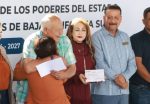 Entrega gobernador VMCC bono anual a jubilados y pensionados de los Poderes del Estado