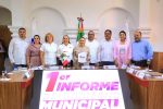 alcaldesa paz ochoa amador hace entrega oficial del primer informe de gobierno al honorable Cabildo de Loreto