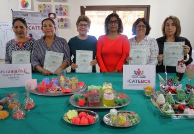 Clausura ICATEBCS cursos que impulsan el autoempleo de 32 mujeres de La Paz
