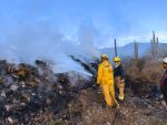 Cuerpo de bomberos y Protección Civil de Loreto atienden incendio en basurero municipal