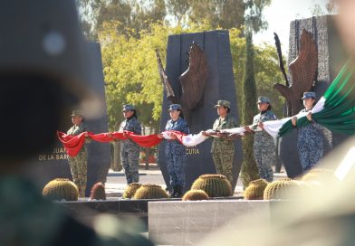 Encabeza Gobernador Víctor Castro conmemoración del Día de la Bandera