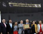 Inscriben el nombre de la UABCS con letras doradas en el Muro de Honor del Congreso del Estado