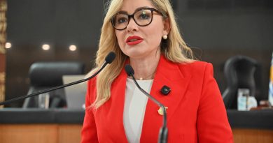 Impulsa Karina Olivas cumplimiento de la “Ley Silla” en BCS; Congreso exige inspecciones para proteger la salud laboral
