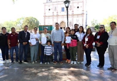 Entrega SEDIF apoyos productivos y supervisa desayunadores en zona norte del estado