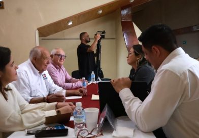 Refuerza gobernador Víctor Castro cercanía con la ciudadanía en audiencias públicas