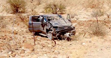 Localizan camioneta abandonada tras accidente en la carretera La Paz–Ciudad Constitución