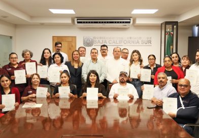 Capacitan a servidores públicos en prácticas de comunicación incluyente
