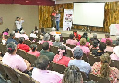 Gobierno del Estado y Beneficencia Pública entregan prótesis externas de mama