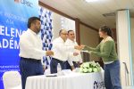 Reconoce UABCS a estudiantes con mejores promedios del Departamento Académico de Sistemas Computacionales