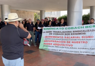 Sindicalizados de Cobach se manifiestan en Palacio de Gobierno, mientras supuesta carta de alumnos les niega respaldo