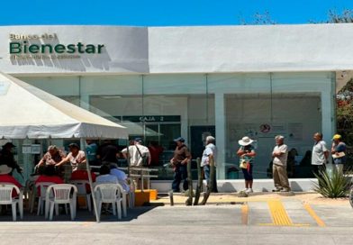 Recomiendan pagar compras con tarjeta Bienestar porque incremento de beneficiarios satura bancos de la institución