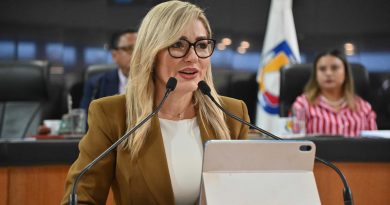 Busca diputada Karina Olivas permitir que el apellido materno pueda ir primero en actas de nacimiento en BCS