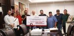 Entrega Gobernador apoyo económico a cooperativa turística de La Paz
