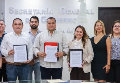 Gobierno BCS y Banco Santander firman convenio para impulsar MiPyMEs y 5 mil becas de formación