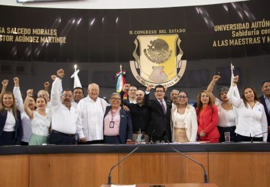 Reconoce Gobernador Víctor Castro trayectoria del CICIMAR en su 50 aniversario