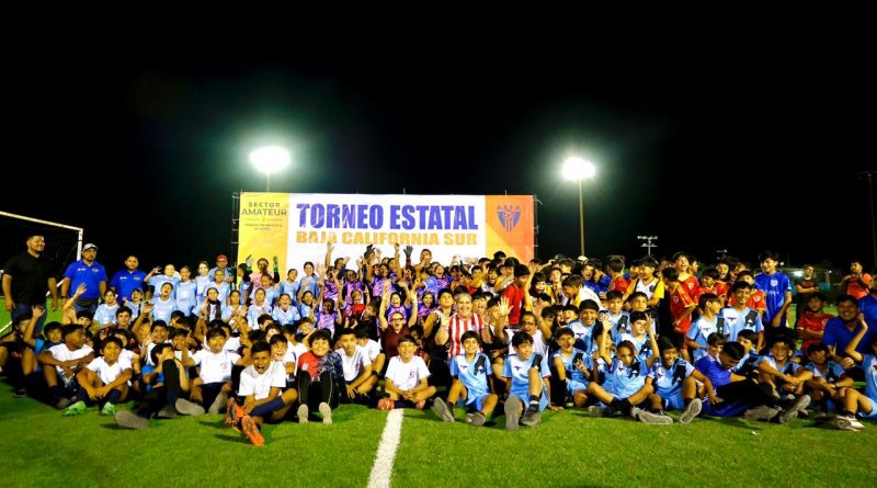 Inaugura Alcaldesa Paz Ochoa Amador fase estatal del Campeonato Nacional de Futbol 2014 y menores