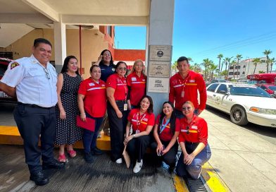 Redondeo de OXXO beneficia a Bomberos de Cabo San Lucas con más de 214 mil pesos