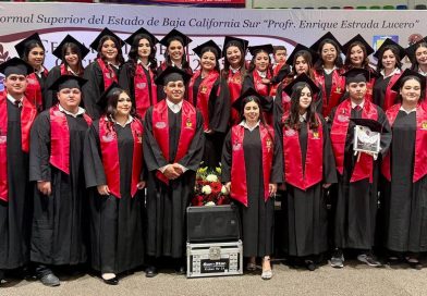 Egresan más de 500 nuevos docentes de las Escuelas Normales de BCS