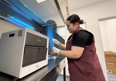 Opera salud estatal equipo tecnológico de punta para procesar pruebas de VHC