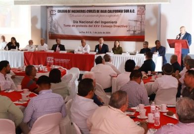 Toma protesta Gobernador al Consejo Directivo de Ingenieros Civiles de BCS