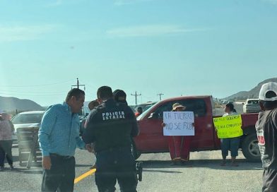 Lío de tierras entre inmigrantes de El Pescadero ocasiona el bloqueo de la carretera