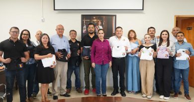 Entrega JUGOCOPO uniformes al personal de la XVII Legislatura de BCS