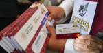 Inicia entrega de tarjetas de Bienestar para adultos mayores y mujeres de 60 a 64 años