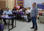 Analizan docentes de BCS regulación del uso de celulares en escuelas