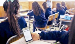 Adiós al celular en primarias y secundarias: restricción comenzará el 3 de noviembre