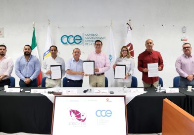 Vincula CECyTE BCS formación estudiantil con el sector empresarial