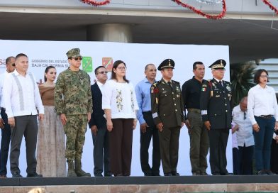 Inicia Gobierno de BCS actividades del mes patrio con izamiento de bandera