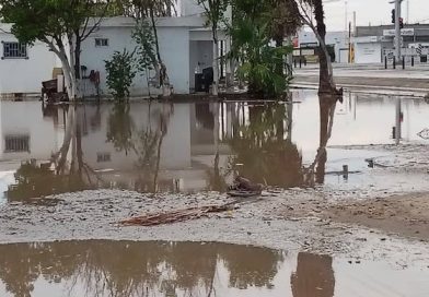 Obras irregulares agravaron problema de encharcamientos en Chametla; preparan solución definitiva