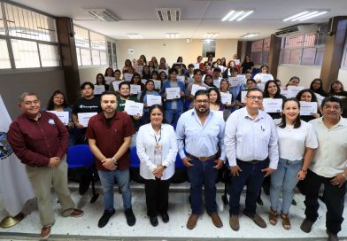Reconocen a 62 estudiantes de la UABCS por apoyar campaña antirrábica