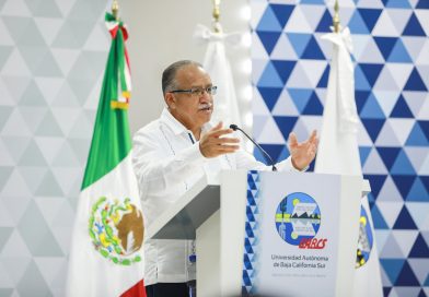 Reconoce UABCS respaldo del gobierno estatal a 5 años de gestión de Víctor Castro