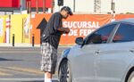 Aumentan reportes por personas que piden dinero en semáforos de La Paz; Ayuntamiento anuncia medidas