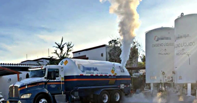 Evacuan escuelas en La Paz por fuga de gases criogénicos en empresa Infra