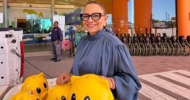 Entrega Loreto 60 alcancías Teletón como muestra de solidaridad con la niñez