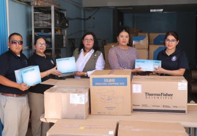 Entrega Comisión Estatal de Búsqueda equipo especializado al laboratorio de genética de la PGJE