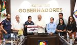 Atestigua Víctor Castro entrega de 112 distintivos para actividades de avistamiento y nado con tiburón ballena en La Paz