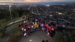 Milena Quiroga encabeza caminata en el Cerro Atravesado por el Mes Rosa