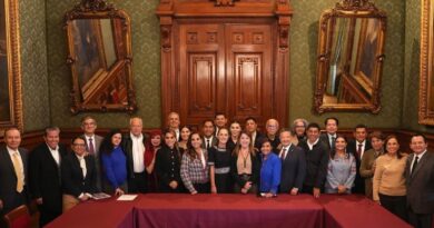 Participa Víctor Castro en reunión nacional; acuerdan agilizar trámites de vivienda y fortalecer IMSS-Bienestar en BCS