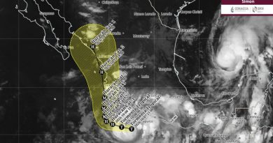 La tormenta tropical “Simón” se mantiene frente a costas del Pacífico sur mexicano